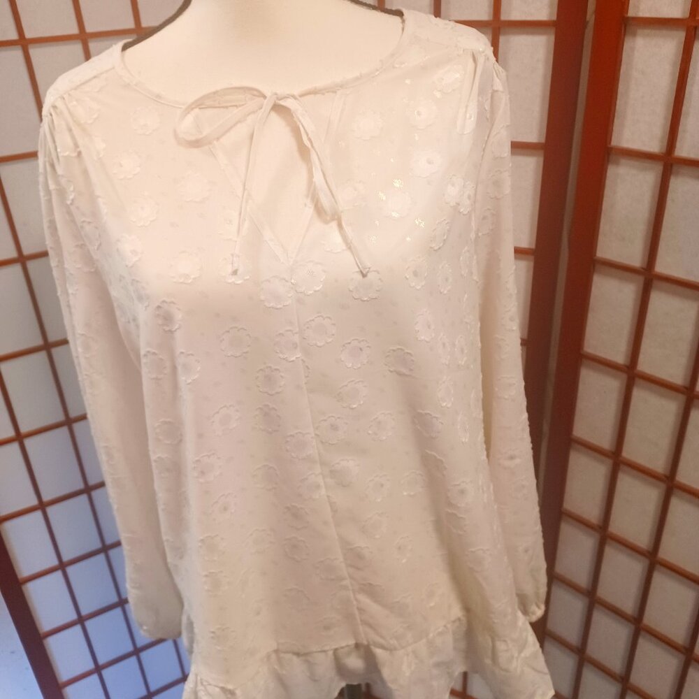 LOFT Cream Peasant top gently worn - White with Flower Textures and Glitter - XL